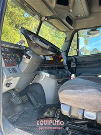 2004 Freightliner CST120