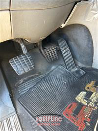 2004 Freightliner CST120