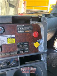 2004 Freightliner CST120