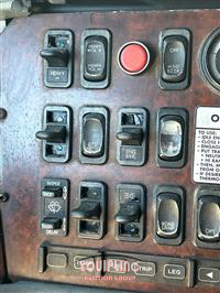 2004 Freightliner CST120