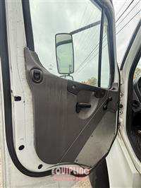 2015 Freightliner M2