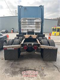 2002 Freightliner FLD120