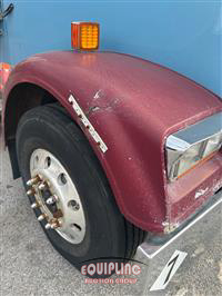 2002 Freightliner FLD120