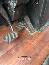 2002 Freightliner FLD120