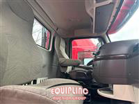 2017 Volvo VNL64T300