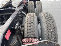 2017 Volvo VNL64T300