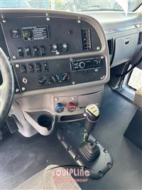 2012 Peterbilt 587