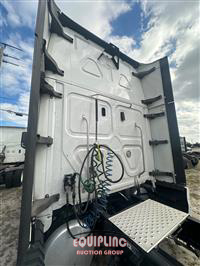 2020 Freightliner CASCADIA