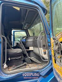 2011 VOLVO TRUCK VNL