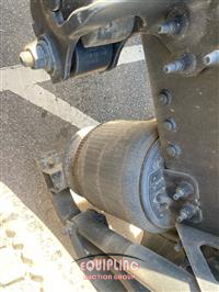 2015 VOLVO TRUCK VNL