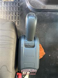 2015 VOLVO TRUCK VNL