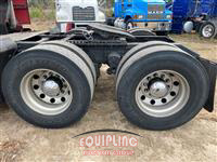 2004 VOLVO TRUCK VNL