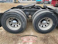 2004 VOLVO TRUCK VNL