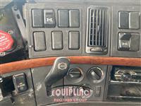 2004 VOLVO TRUCK VNL