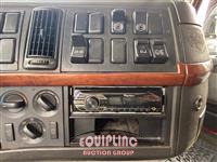 2004 VOLVO TRUCK VNL