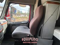 2004 VOLVO TRUCK VNL