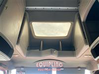 2004 VOLVO TRUCK VNL