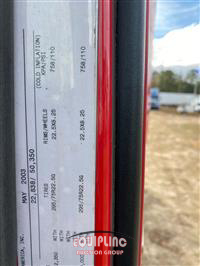 2004 VOLVO TRUCK VNL