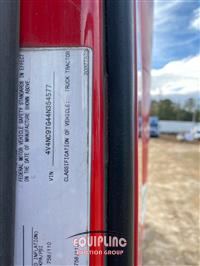 2004 VOLVO TRUCK VNL