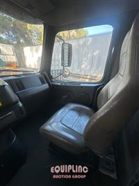 2003 VOLVO TRUCK VHD