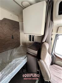 2015 Volvo VNL SLEEPER TRUCK