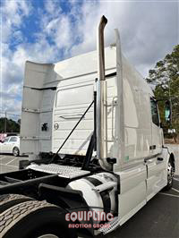 2015 Volvo VNL SLEEPER TRUCK