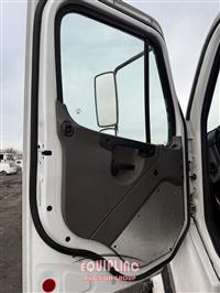 2023 Freightliner M2