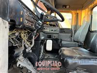 2001 Freightliner FLD120