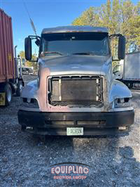 2018 VOLVO TRUCK VNL42T S/A MID ROOF TRUCK TRAC