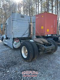 2018 VOLVO TRUCK VNL42T S/A MID ROOF TRUCK TRAC