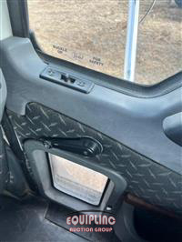 2015 Mack CXU613 AUTO DAYCAB