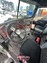 2015 Mack CXU613 AUTO DAYCAB