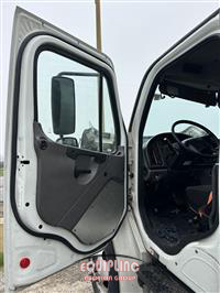 2020 Freightliner M2