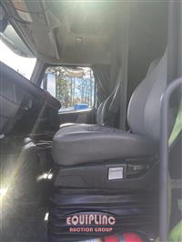 2023 VOLVO TRUCK VNL860