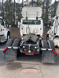 2015 Freightliner M2 S/A 4x2 DAY CAB TRUCK TRACT