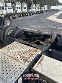 2015 Freightliner M2 S/A 4x2 DAY CAB TRUCK TRACT