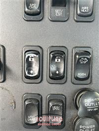 2015 Freightliner M2 S/A 4x2 DAY CAB TRUCK TRACT