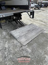 2014 Isuzu NPR S/A 4X2 17FT BOX TRUCK