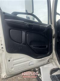 2010 Hino 268 4X2 S/A BOX TRUCK