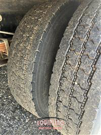 2010 Hino 268 4X2 S/A BOX TRUCK