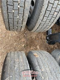 2015 Freightliner CASCADIA 6X4 T/A SLEEPER TRUCK