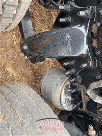 2015 Freightliner CASCADIA 6X4 T/A SLEEPER TRUCK