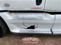 2015 Freightliner CASCADIA 6X4 T/A SLEEPER TRUCK