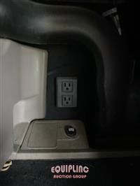 2015 Freightliner CASCADIA 6X4 T/A SLEEPER TRUCK