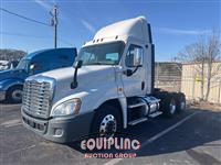 2018 Freightliner Cascadia CA125 DC 6X4 T/A DAY 