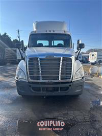 2018 Freightliner Cascadia CA125DC 6X4 T/A DAY C