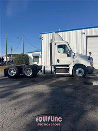 2018 Freightliner Cascadia CA125DC 6X4 T/A DAY C
