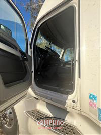 2022 Kenworth T680 T/A 6X4 SLEEPER TRUCK TRA