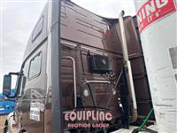 2018 VOLVO TRUCK VNL 860 T/A 6X4 SLEEPER TRUCK 