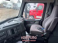 2018 VOLVO TRUCK VNL 860 T/A 6X4 SLEEPER TRUCK 